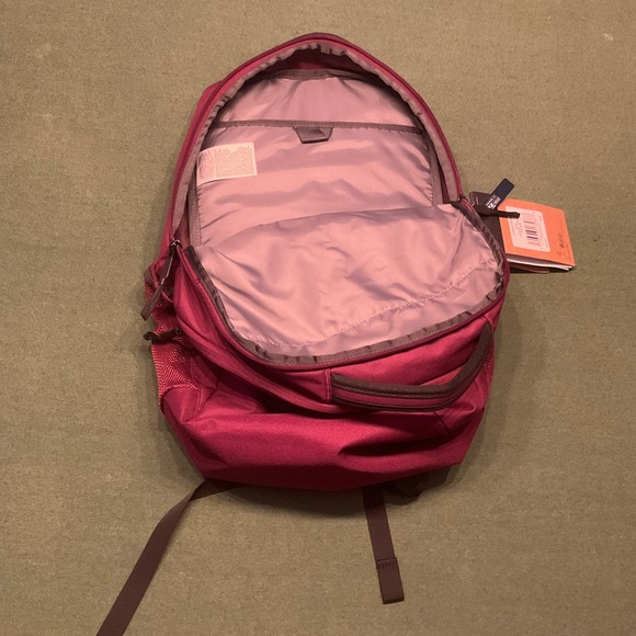 The North Face Jester 28L Backpack TNF Boysenberry/TNF Black - Picture 13 of 13